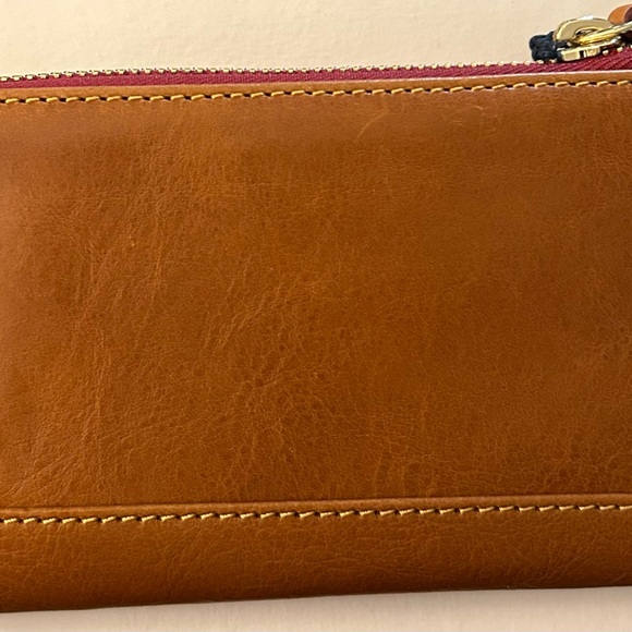 NWT Dooney and Bourke Florentine Folded Zip Wristlet in Natural - Picture 2 of 6